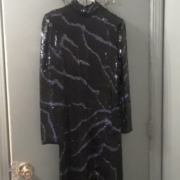 Beautiful  dress great for a special ocassio - Picture 4 of 4